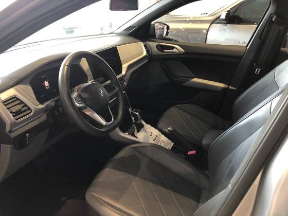 VOLKSWAGEN T-CROSS 1.0 200 TSI TOTAL FLEX COMFORTLINE AUTOMÁTICO